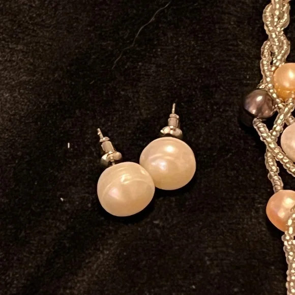 Freshwater Pearls Necklace Bracelet and Earrings Set. Multiple colors - Picture 3 of 6
